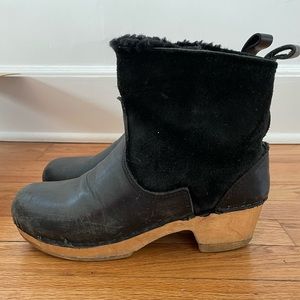 No. 6 black clog boots, size 40 (w’s 8)